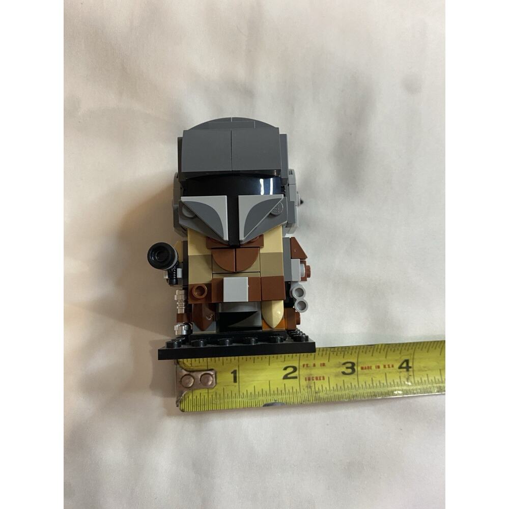 LEGO Star Wars BrickHeadz 75317 The Mandalorian Figure Assembled w/ Accessories - Picture 14 of 15